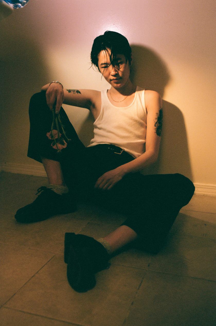 LA를 거점으로 활동하는 논 바이너리 한국계 미국인 뮤지션, 노소(NoSo) [Stay Proud Of Me] - 지니